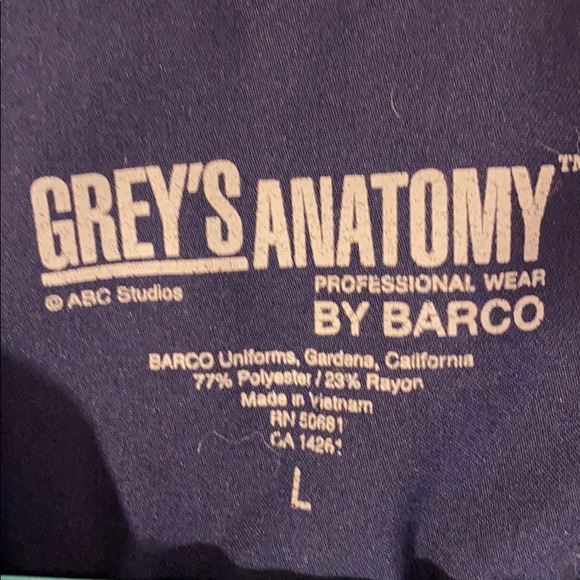 Grey’s Anatomy Scrub Top - Picture 2 of 2